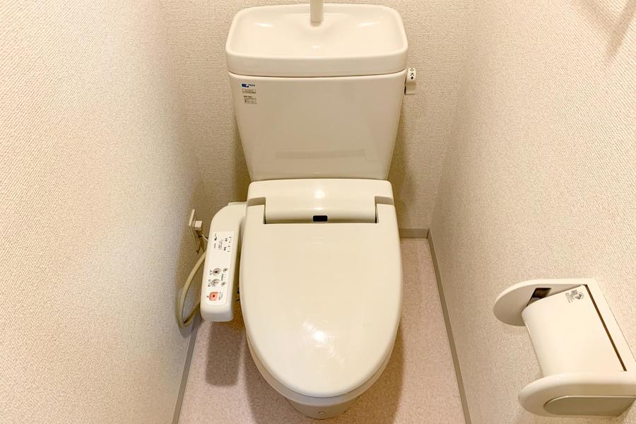 お手洗いはシャワートイレタイプ。こちらもリクエストの多い設備です