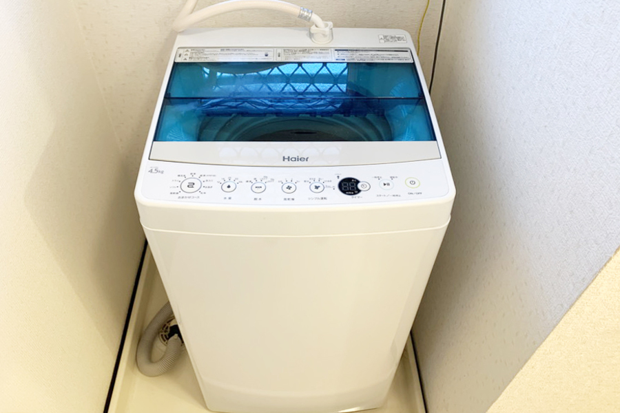 洗濯機はお風呂場の近くに設置。お風呂水の再利用も可能です