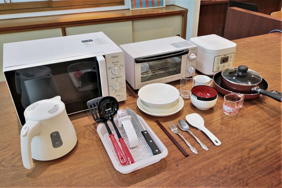 キッチン家電はもちろん調理器具や食器類もご用意してお待ちしてます