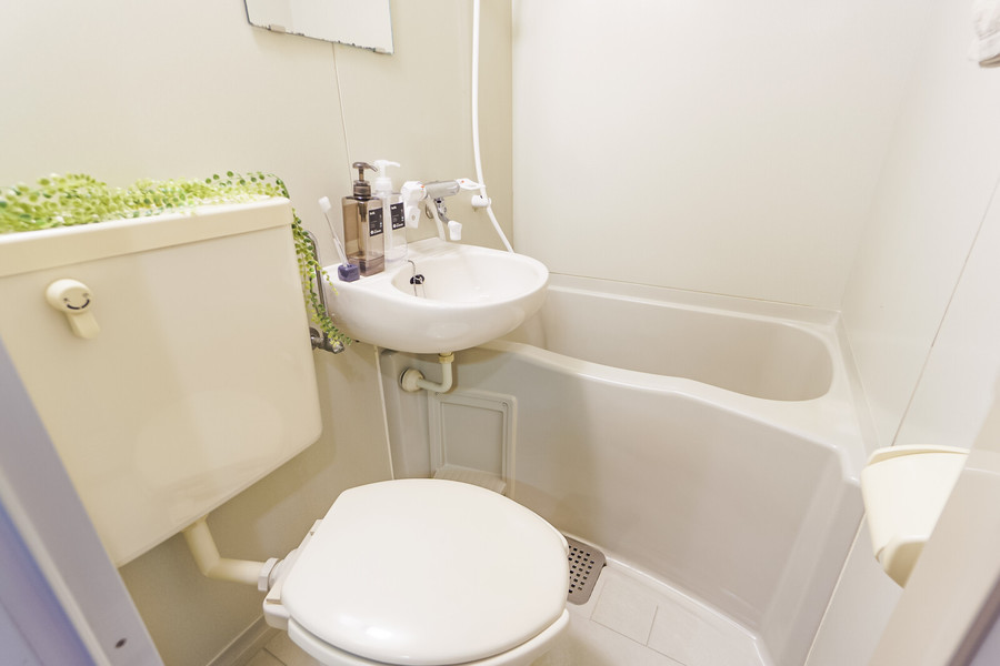 トイレとお風呂は、コンパクトでお掃除が楽なユニットバス